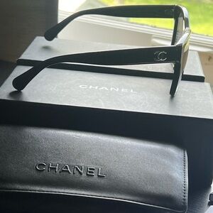 SQUARE SUNGLASSES BLACK